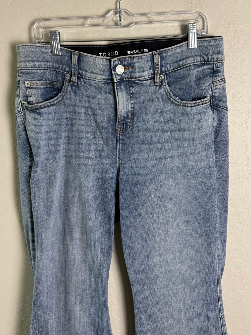 Torrid Bombshell High Rise Flare Jean 14S Short 13674254 - Picture 14 of 16